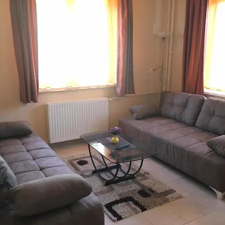 Apartment Adel *