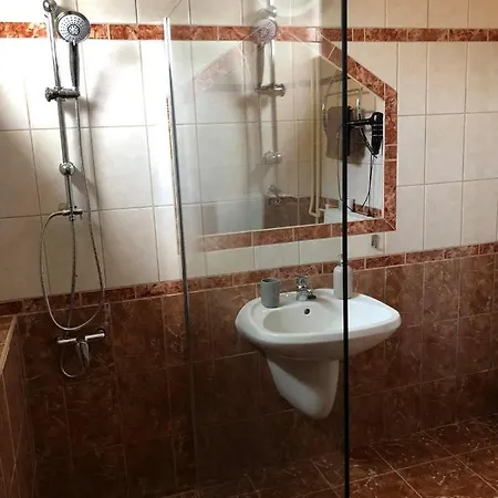 Adel דירה Sárvár