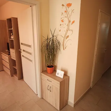 Apartment Adel