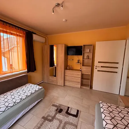 Adel Apartamento Sárvár